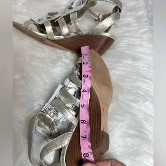 - SAM EDELMAN Gold Fringe Sandal Size 6 - Picture 7 of 17